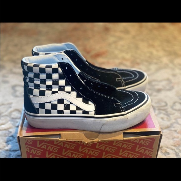 Vans - Picture 2 of 3
